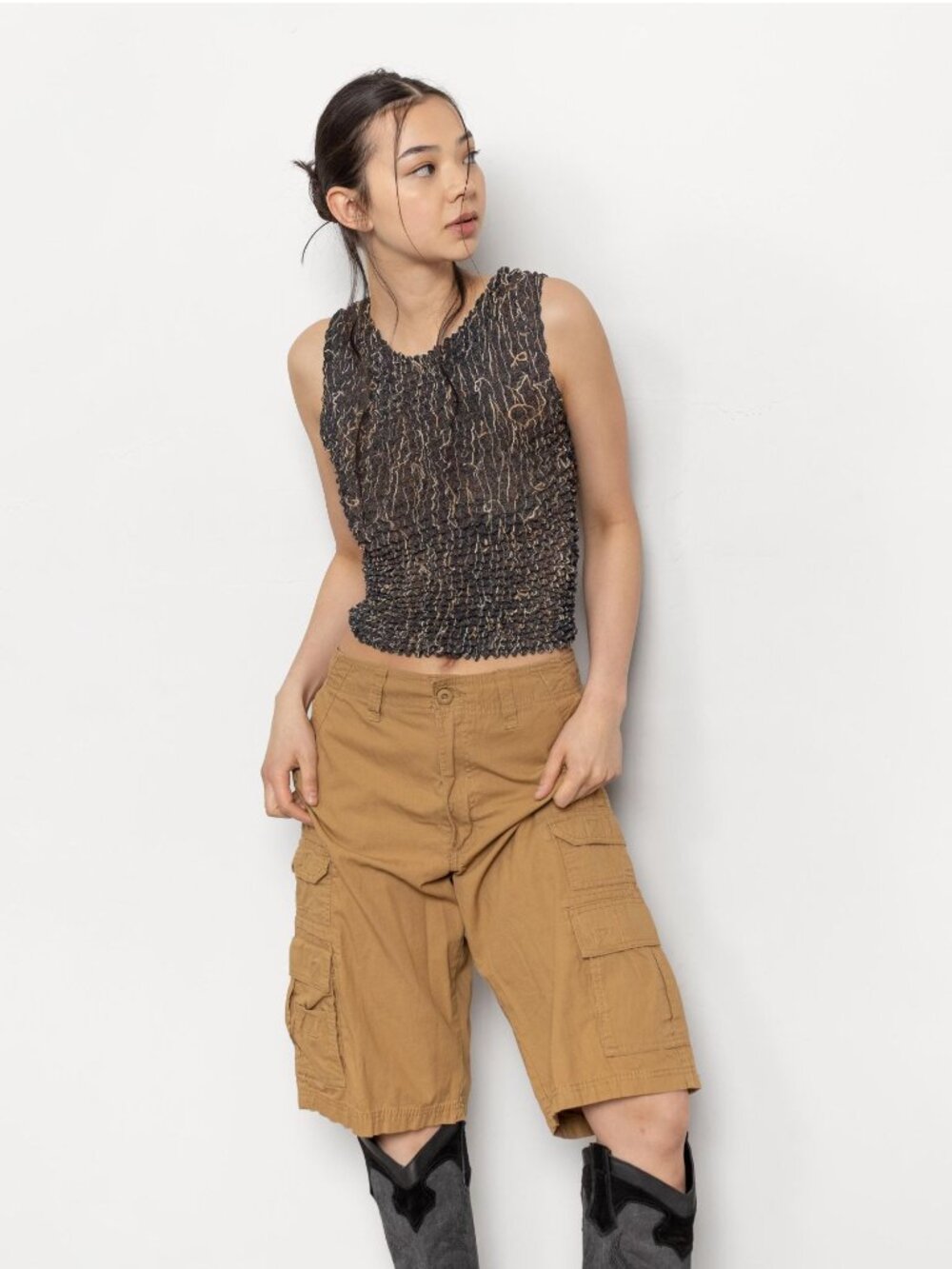 Vintage Cotton Cargo Shorts: Baggy Y2K Skater Style (Size 32)